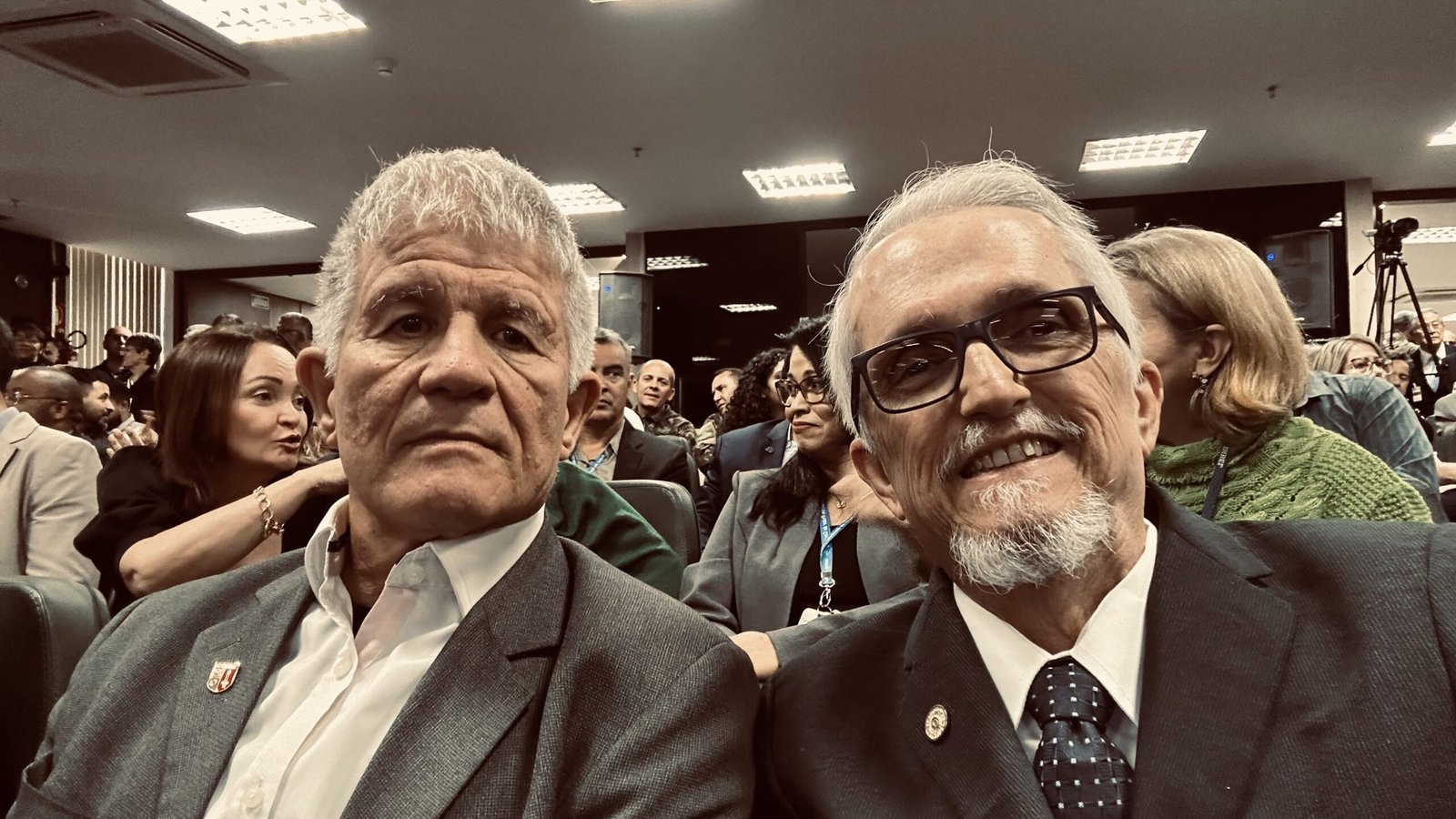 Coronel Araújo (COLOG) e Jorge Aragão durante a solenidade na SEF/QGEx — Brasília, 1º de julho de 2026. Crédito: Acervo Reaction News.